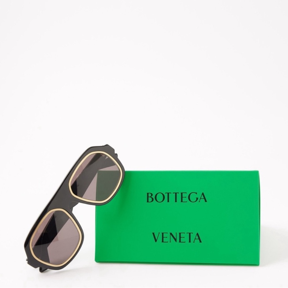 Bottega Veneta BV1217S Unisex & in pristine condition worn once, black and gold